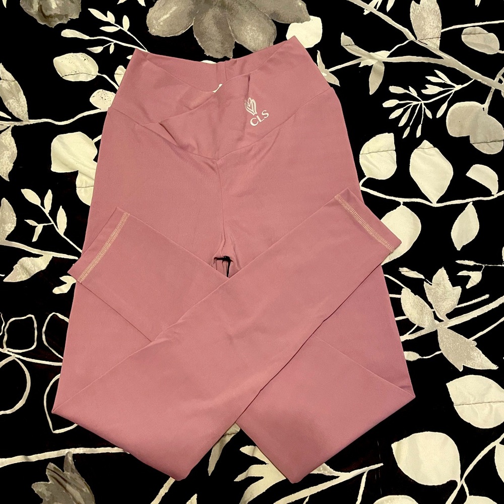 CLS Leggings size medium
